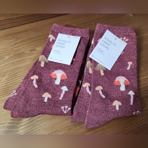 2 Pairs Mushroom Pattern Novelty Crew Socks